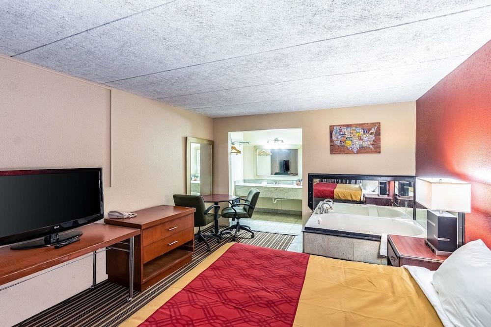 Econo Lodge Zanesville Downtown photo 15