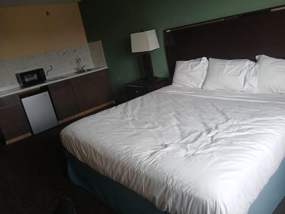 Travelodge by Wyndham Gaylord photo 26
