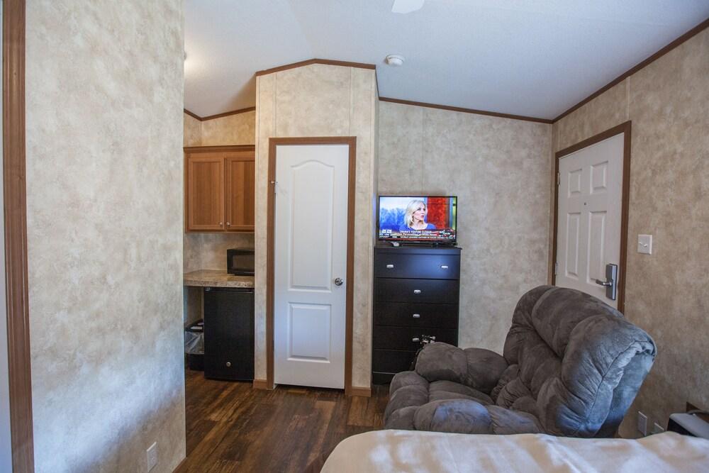 Cuero Oilfield Housing photo 22