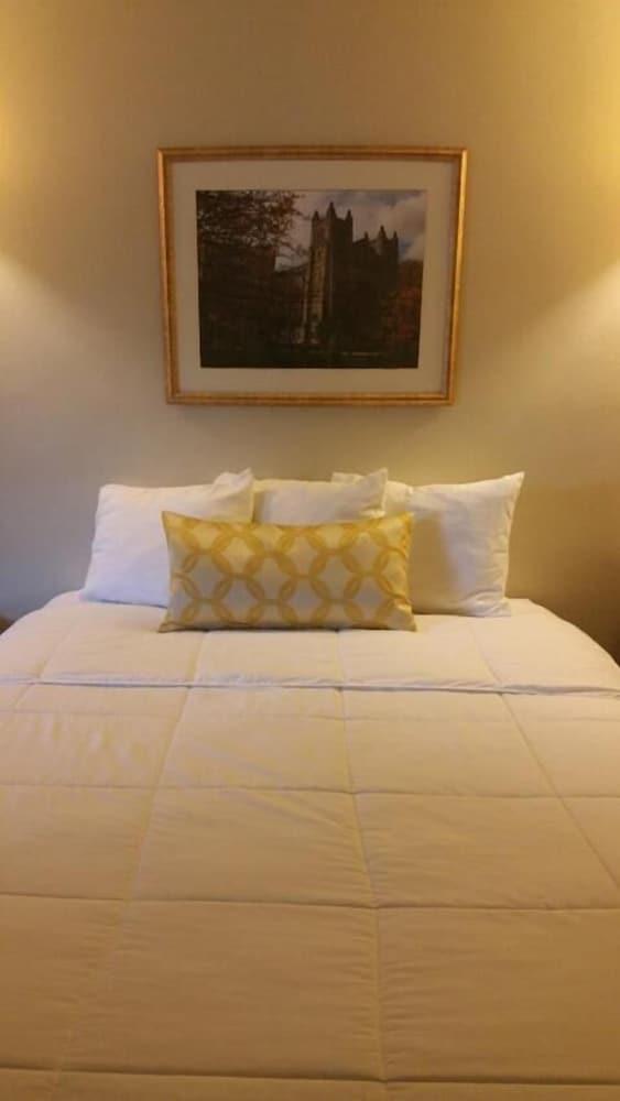The University Inn Ann Arbor photo 17