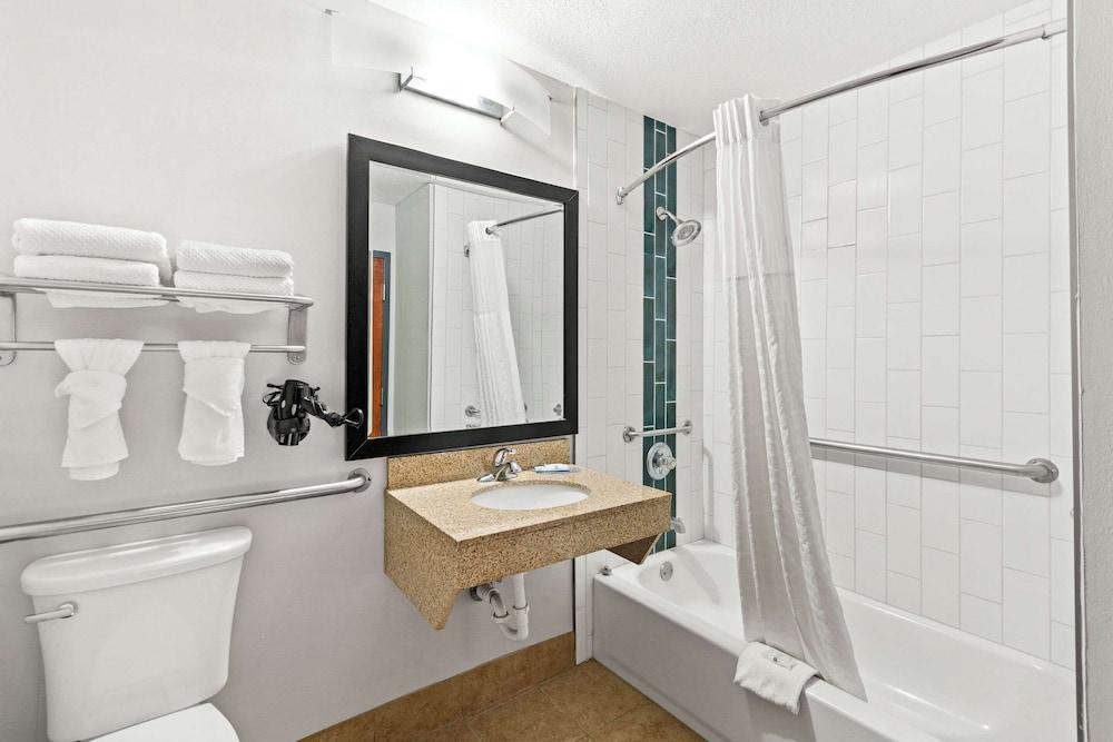 Quality Inn Dry Ridge photo 24