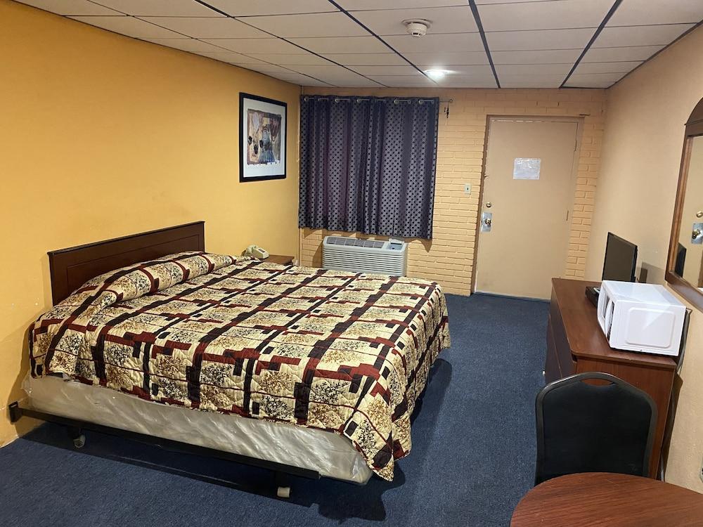 Deer Park Motor Inn photo 9