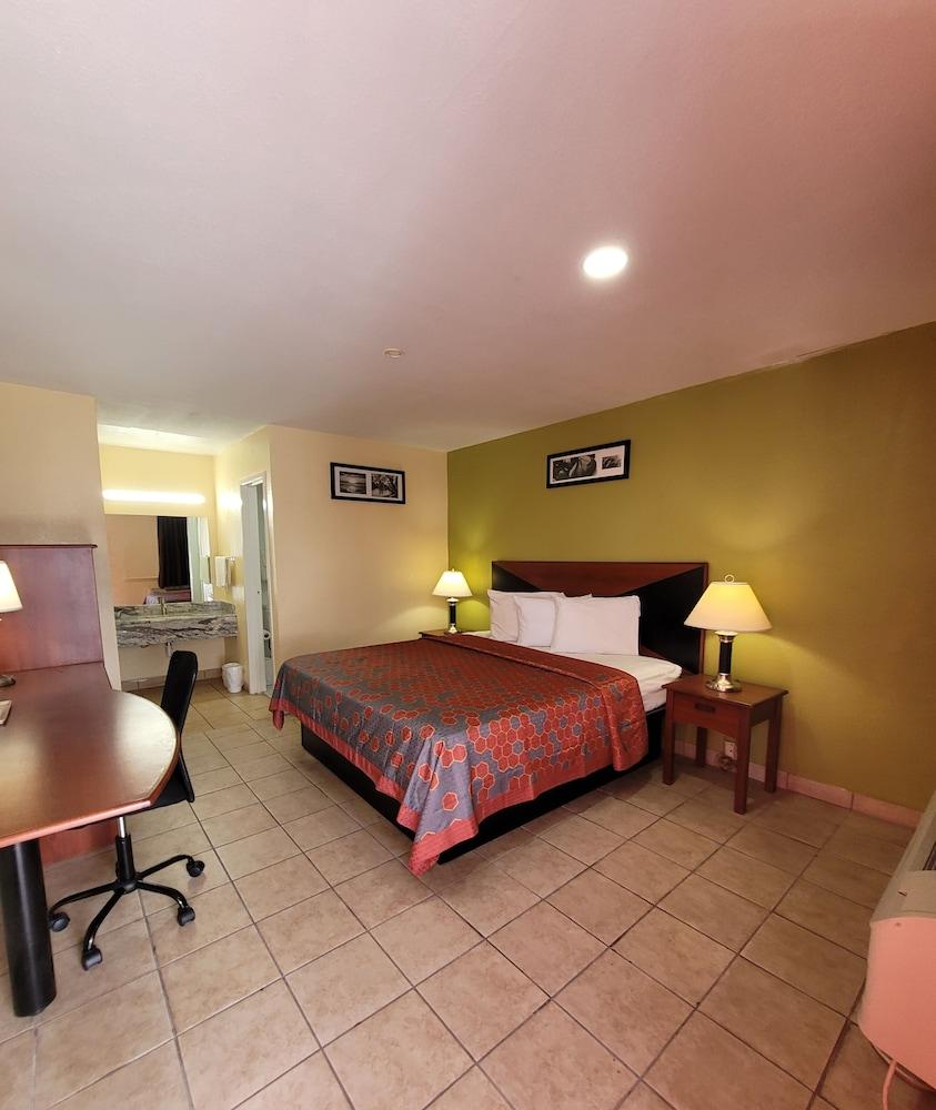 La Vista Motel photo 12