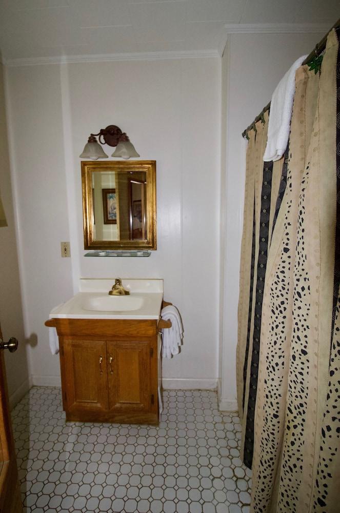 Oakdell Motel photo 30