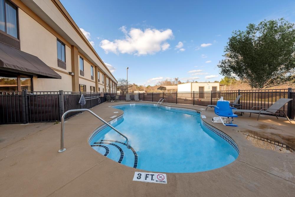 Red Roof Inn Yemassee photo 25