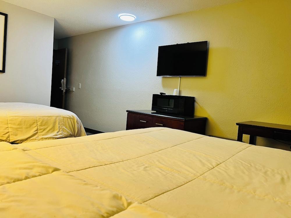 Super Inn by OYO Lansing MI photo 38