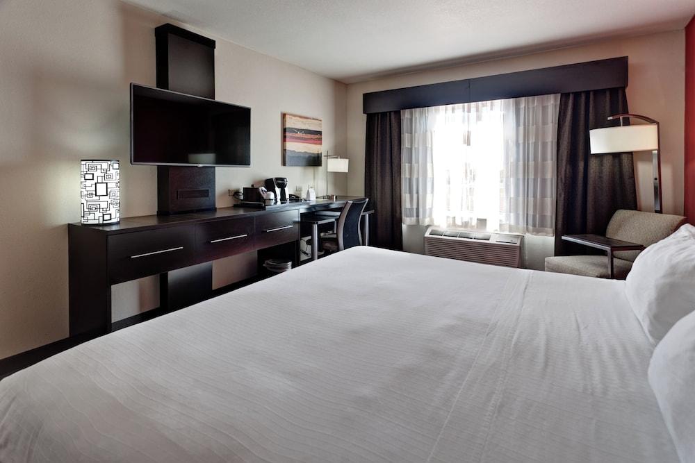 Holiday Inn Express & Suites Wichita Northwest by IHG photo 16