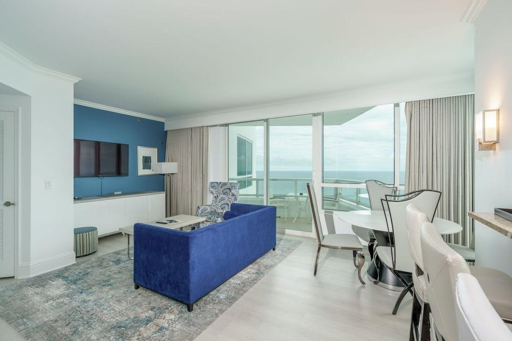 Residences at Fontainebleau Miami photo 27