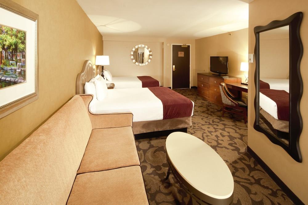 The Orleans Hotel & Casino photo 12