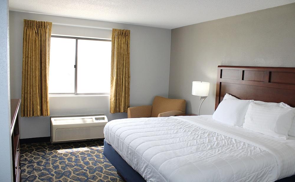 Greenlight Inn & Suites photo 11