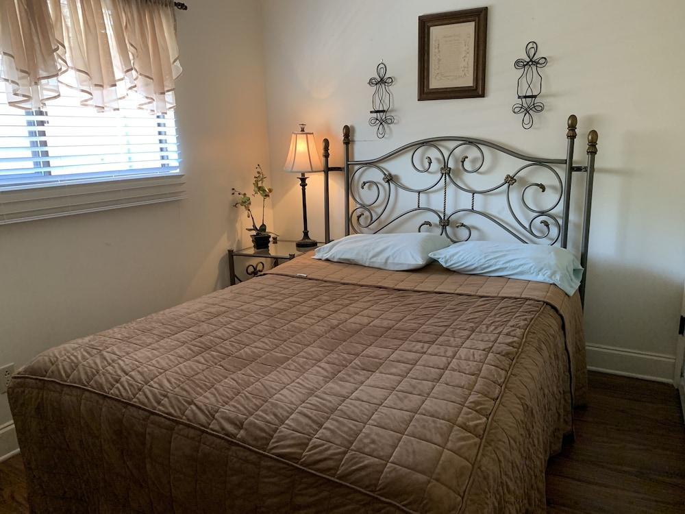 Oak Square Rentals photo 13