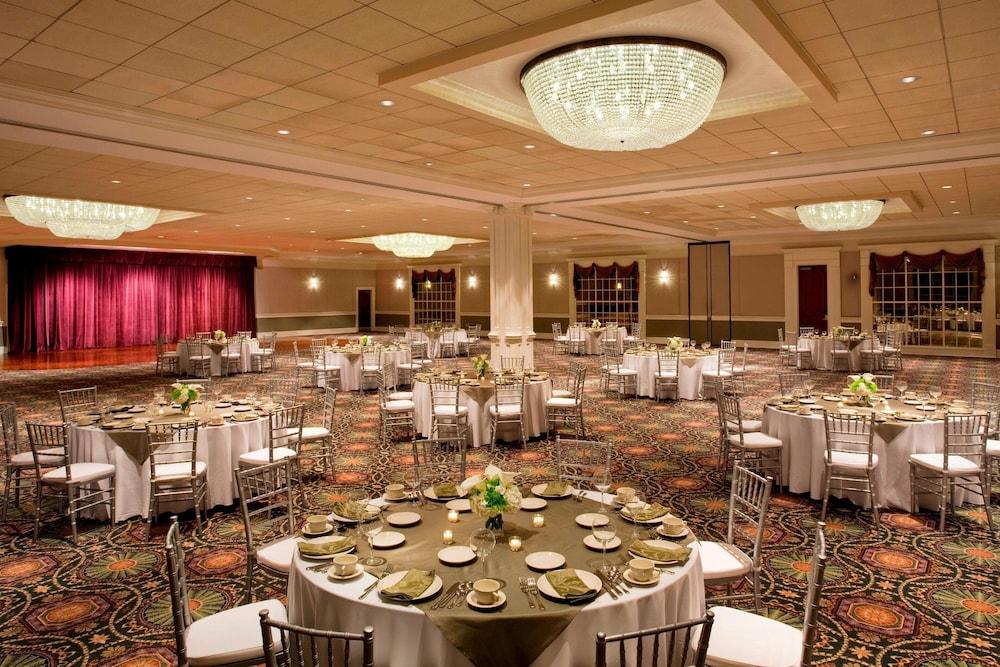 Sheraton Greensboro at Four Seasons photo 28