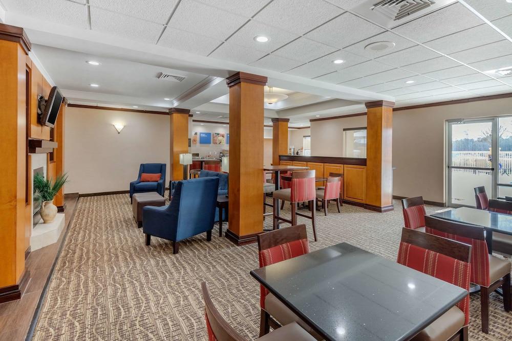Comfort Inn & Suites Camden photo 41