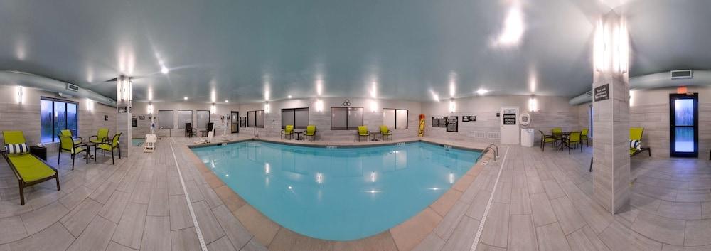 Hampton Inn LaPorte IN photo 22