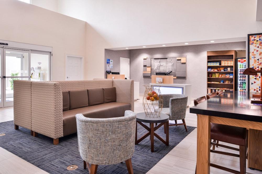 Holiday Inn Express Tampa N I-75 - University Area by IHG photo 65