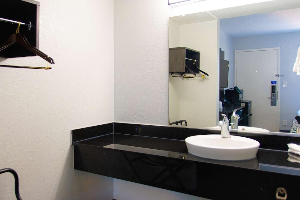 Motel 6 Lantana, FL photo 33