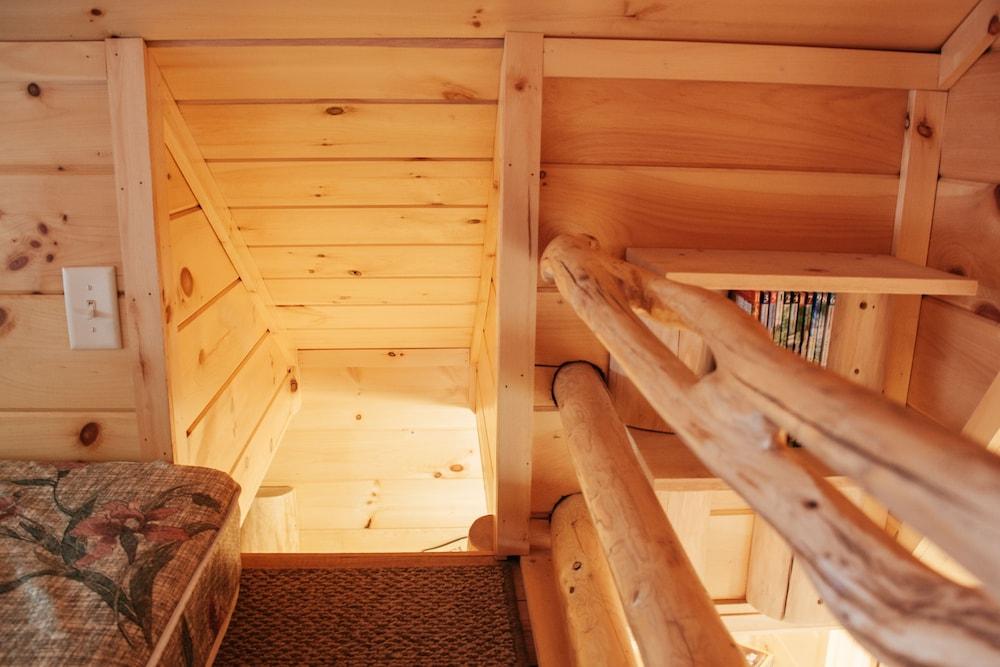 Wellnesste Lodge and Cabin Rentals photo 41