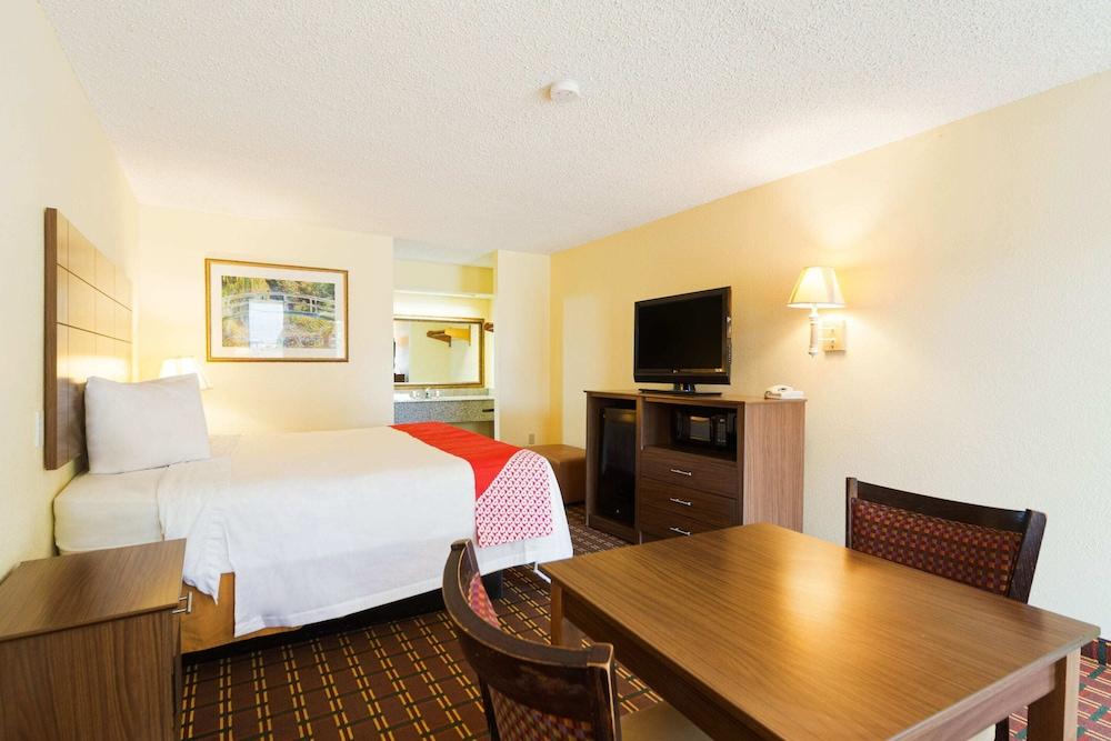 Days Inn by Wyndham Atmore photo 42