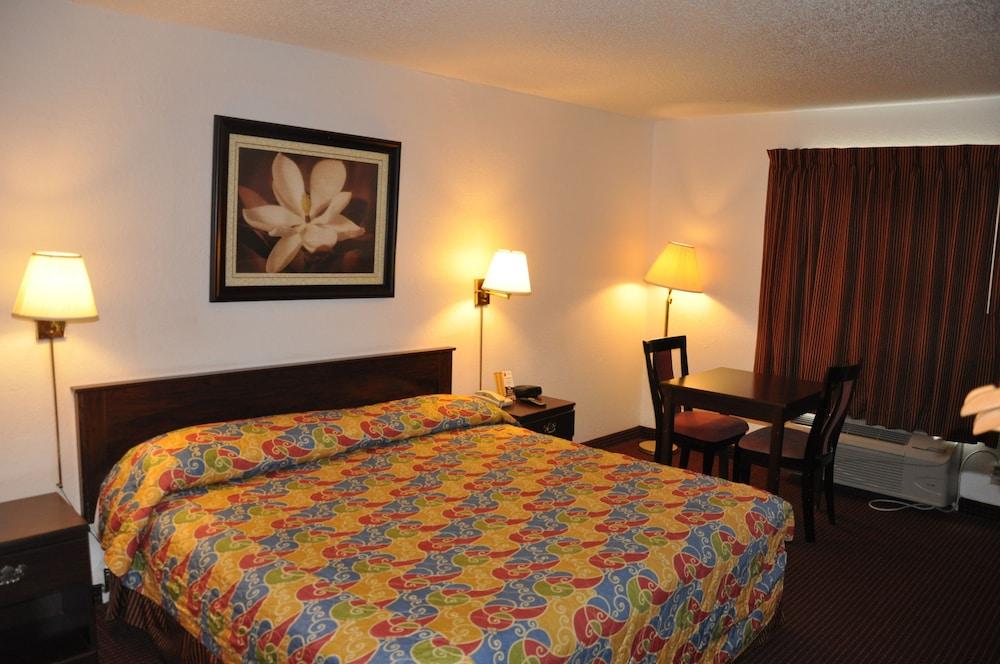Heritage Inn photo 14