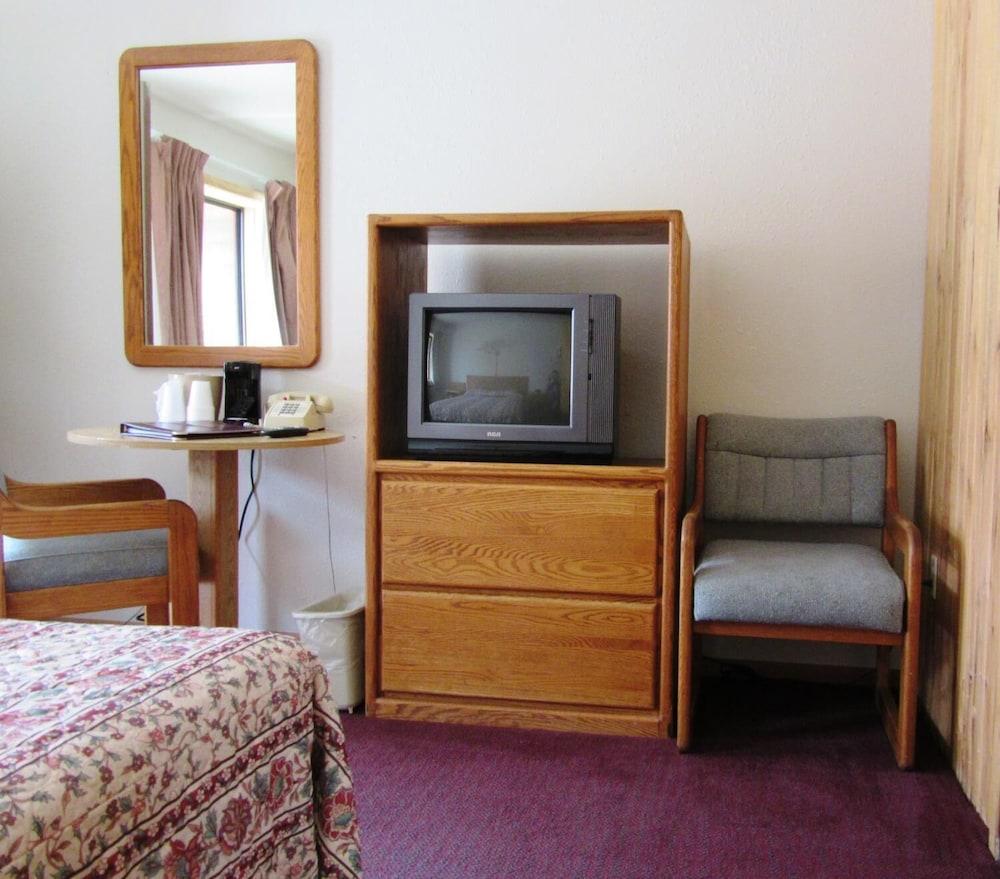 Traveler's Lodge photo 7