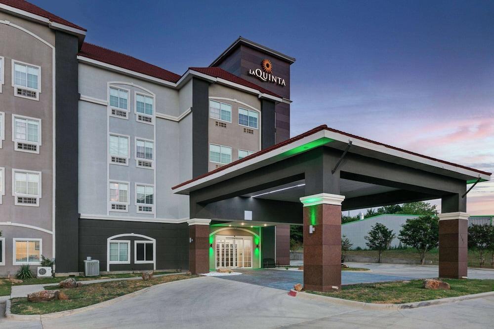 La Quinta Inn & Suites by Wyndham Decatur photo 10