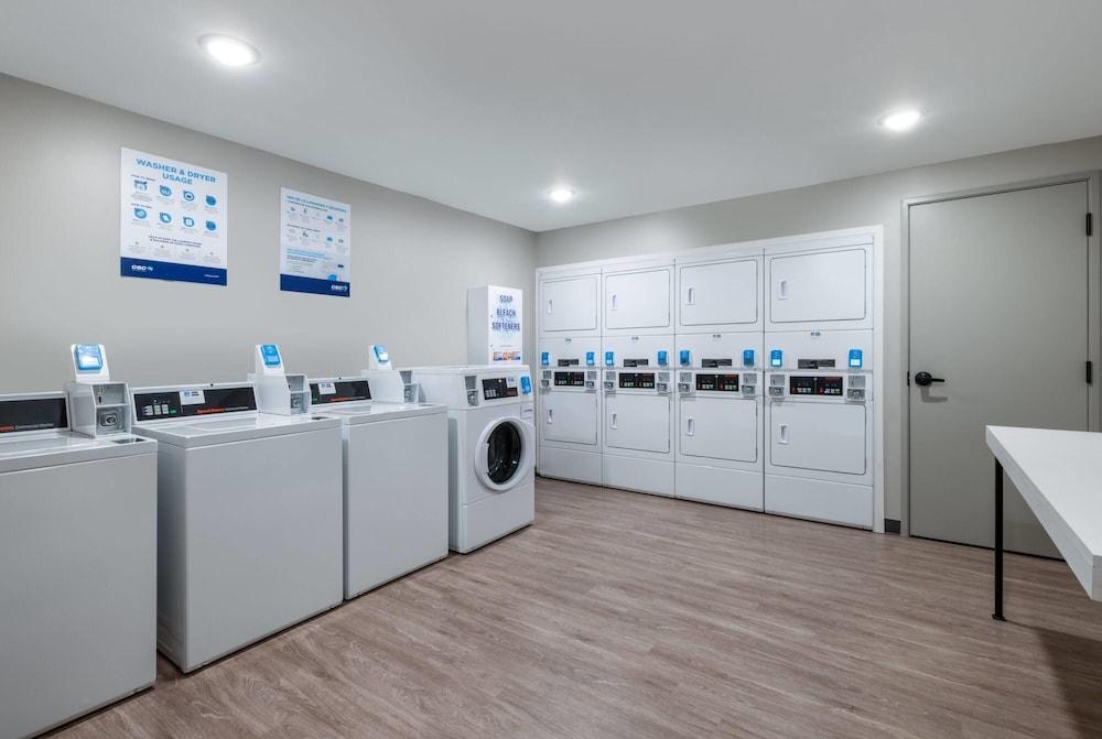 Echo Suites Extended Stay By Wyndham Naples photo 17