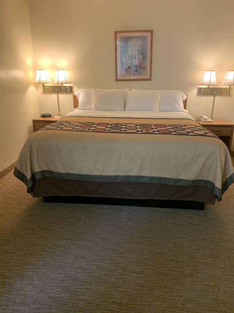 Brookshire Inn photo 12