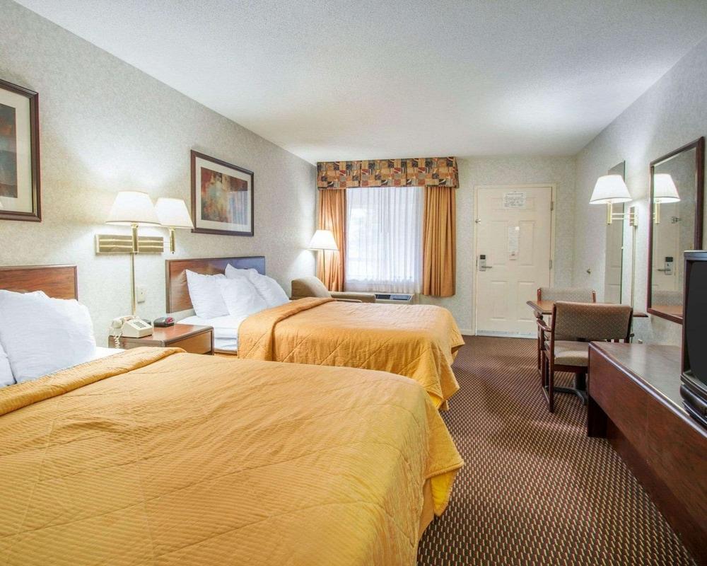 Econo Lodge Troy photo 11