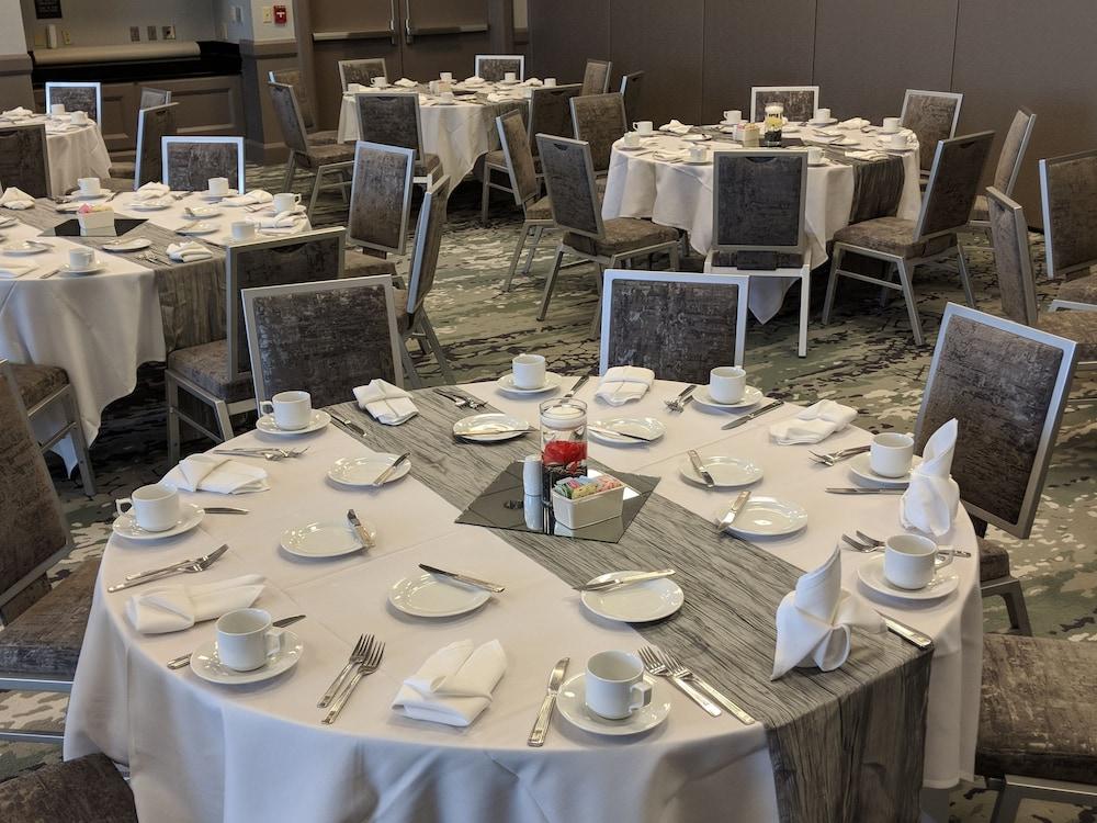 Hilton Garden Inn Chicago North Shore/Evanston photo 43