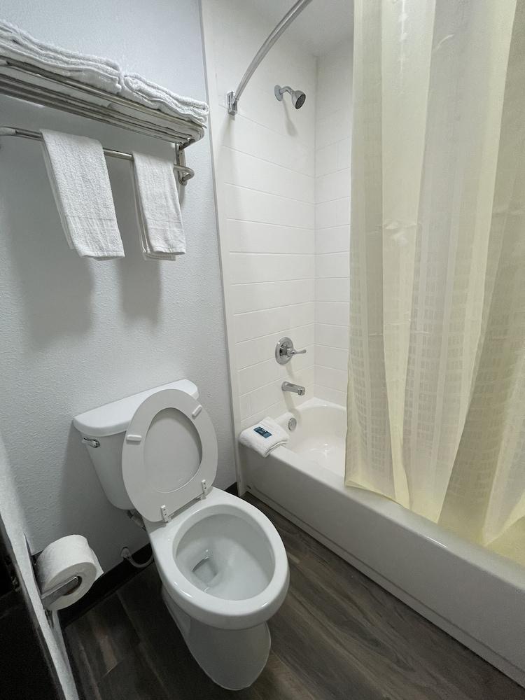 Dreamland Inn photo 12