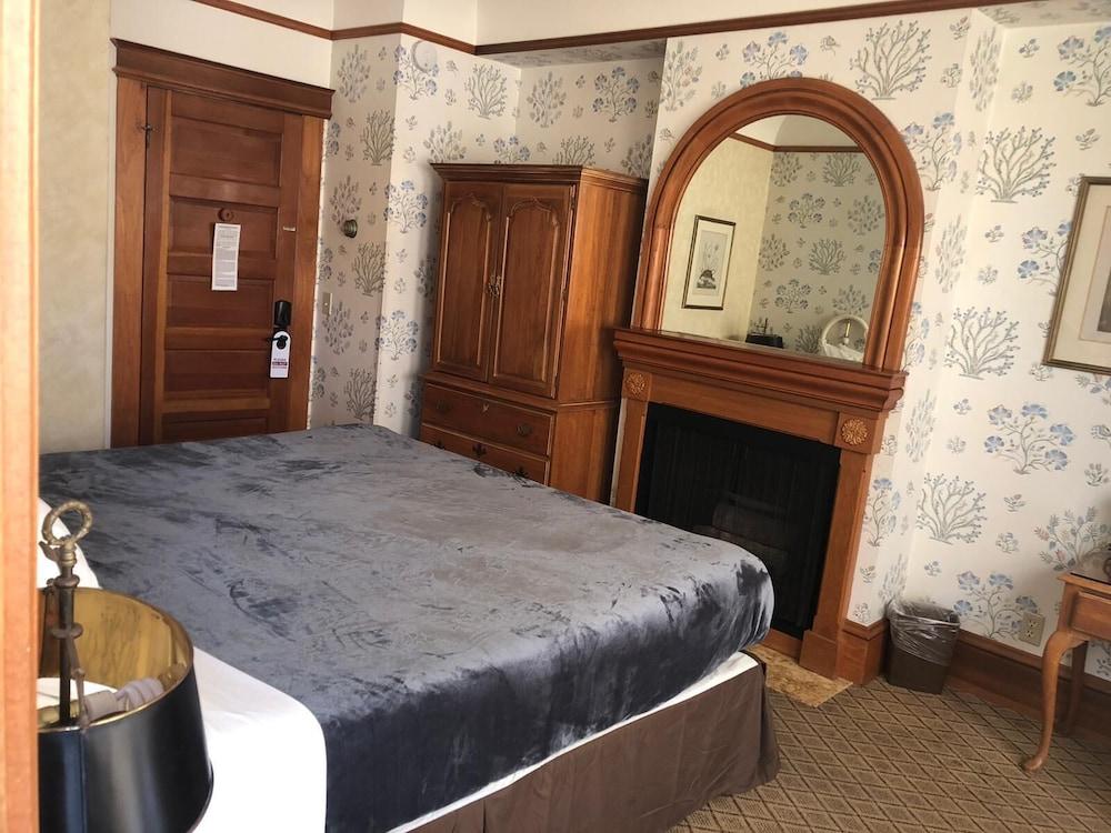 Pacific Grove Inn photo 67