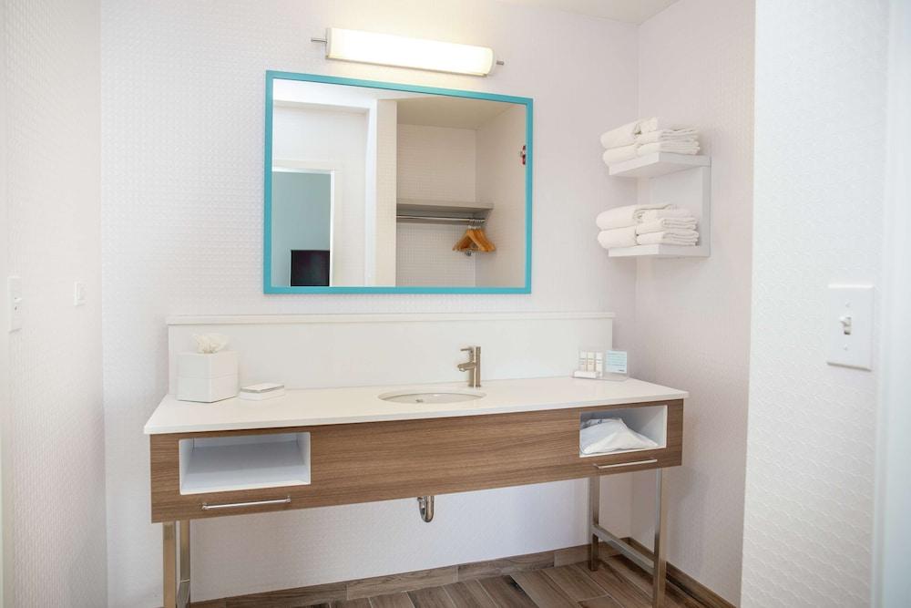 Hampton Inn & Suites Bridgeview Chicago photo 8