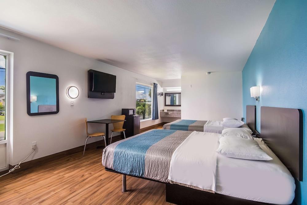 Motel 6 Pensacola, FL - NAS photo 8