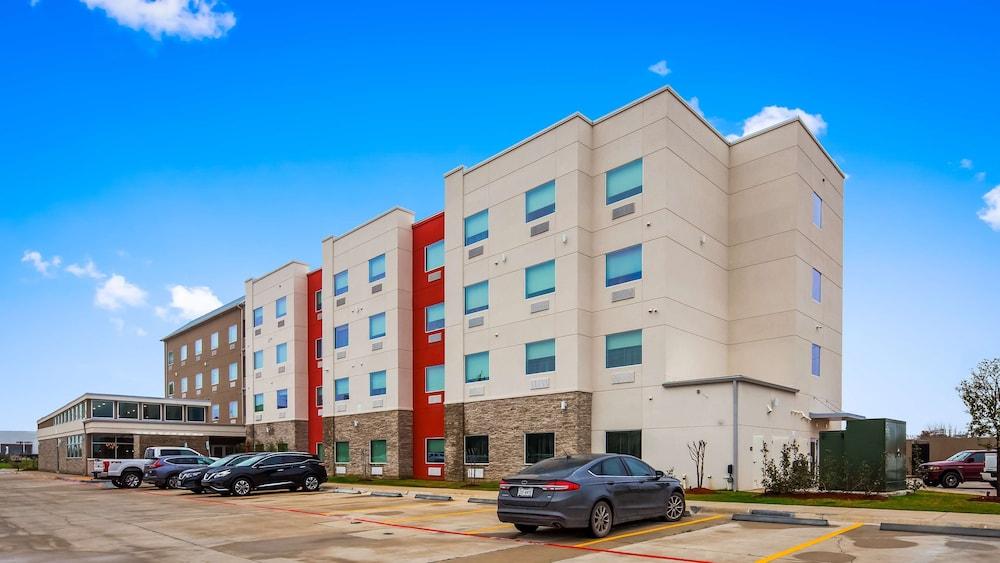 Best Western Plus Executive Residency Baytown photo 32