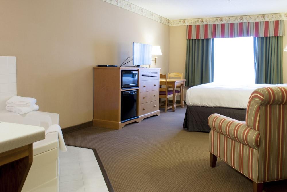 Country Inn & Suites by Radisson, Cedar Falls, IA photo 5