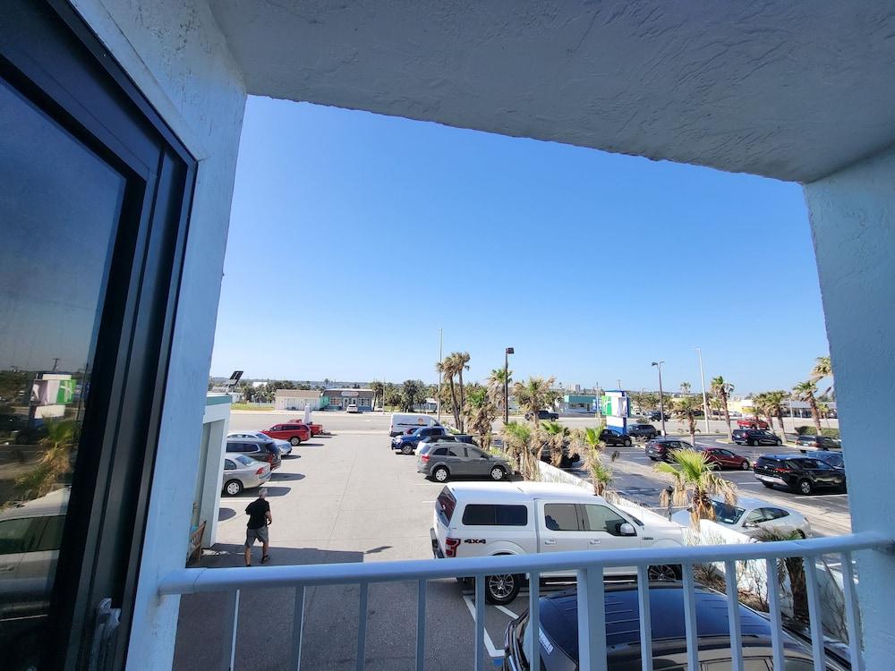 Beachside Hotel photo 55