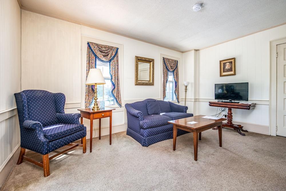 Wayside Inn photo 65