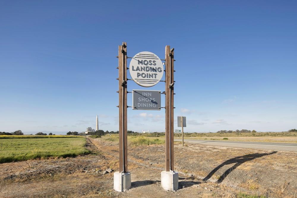 Inn At Moss Landing Point photo 3