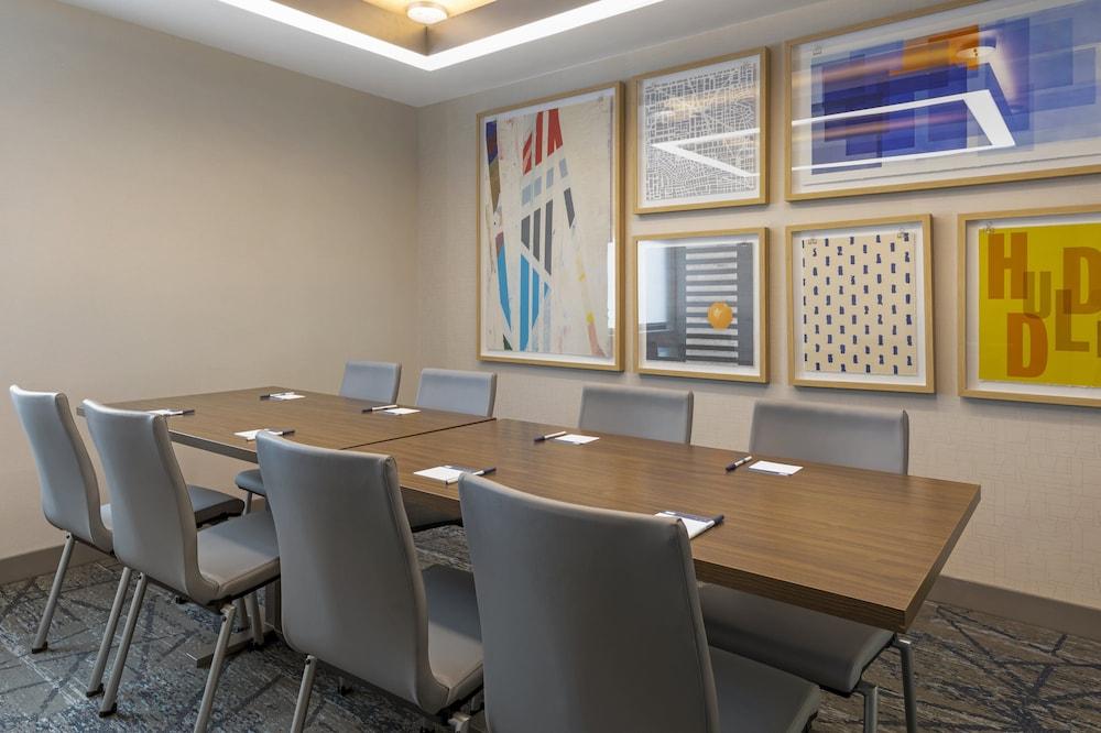 Holiday Inn Express San Bernardino - Colton by IHG photo 40