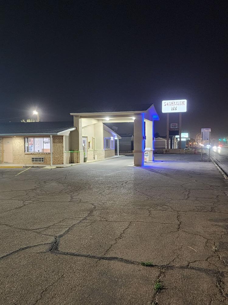 Satellite Inn photo 3
