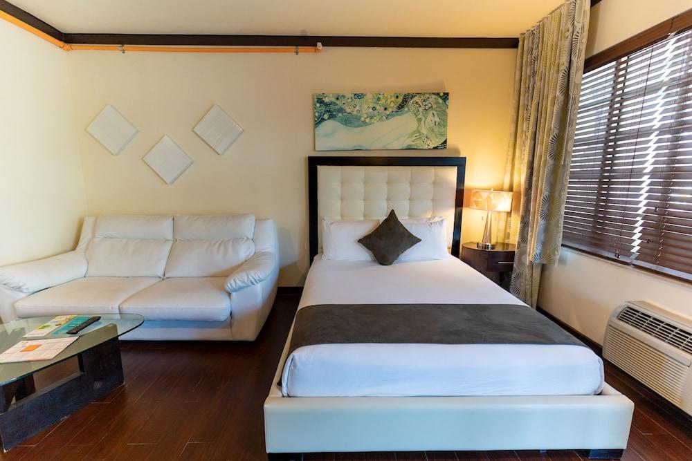 Tradewinds Apartment Hotel photo 31