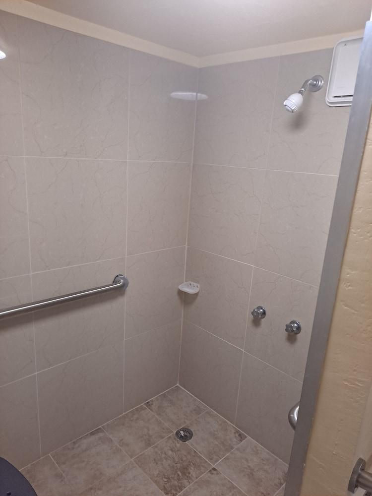 Days Inn by Wyndham Gainesville University photo 6