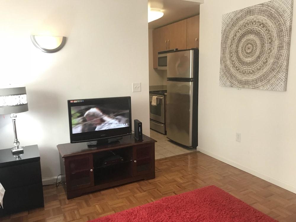Downtown Luxury Suites photo 18