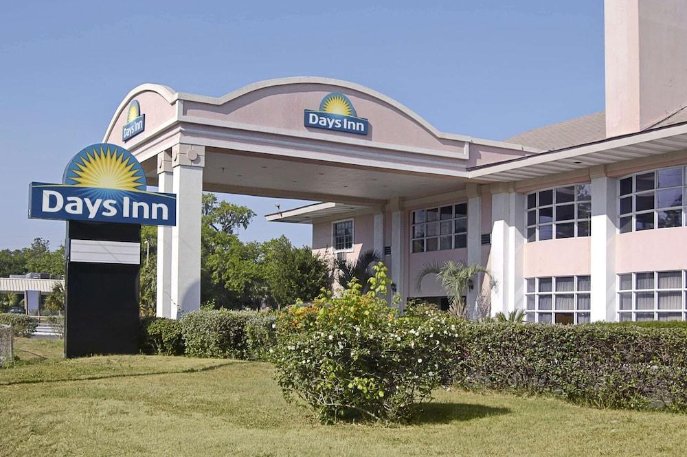 Days Inn by Wyndham Gainesville University photo 1