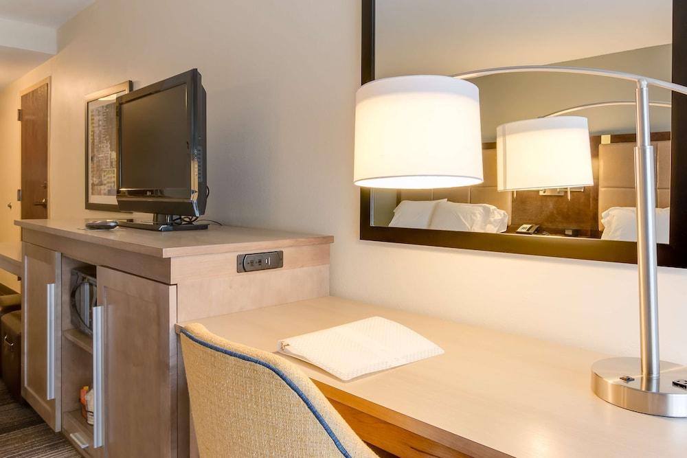 Hampton Inn Bellevue / Nashville-I-40 West photo 15