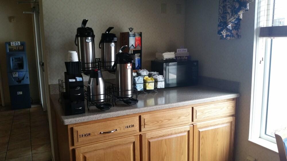 Holiday Inn Express Toledo West - Napoleon by IHG photo 19