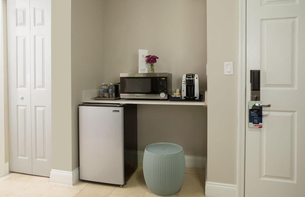 Nuvo Suites Hotel photo 26