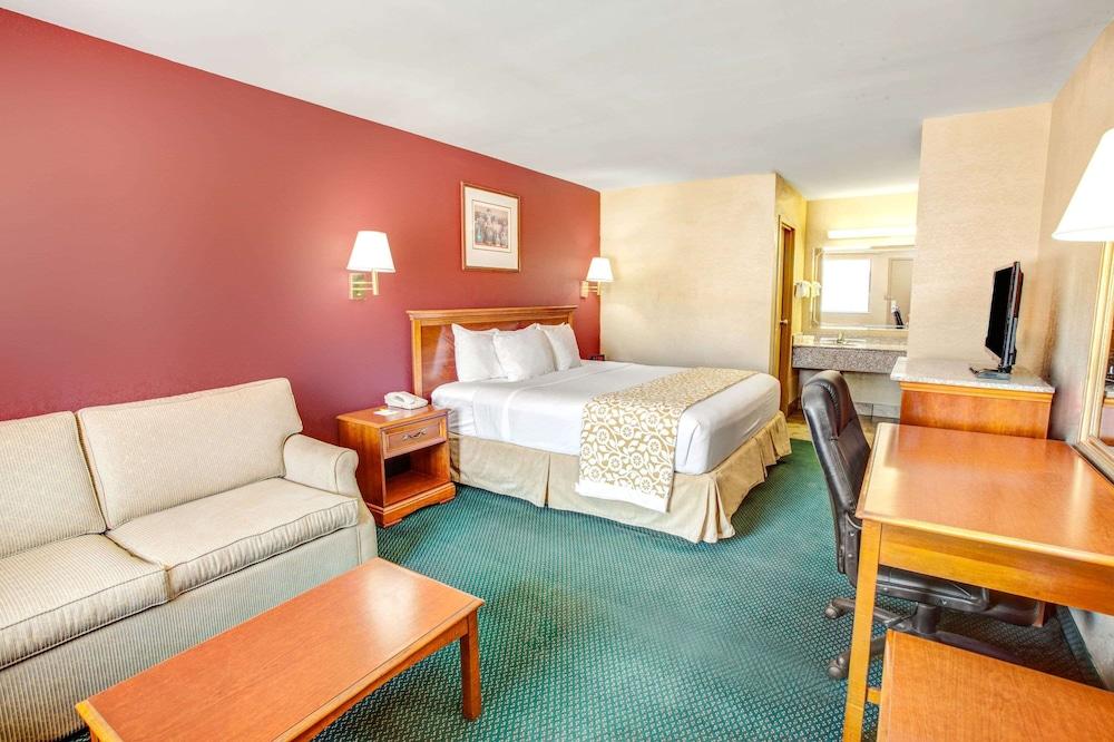 Days Inn by Wyndham Kennesaw photo 12