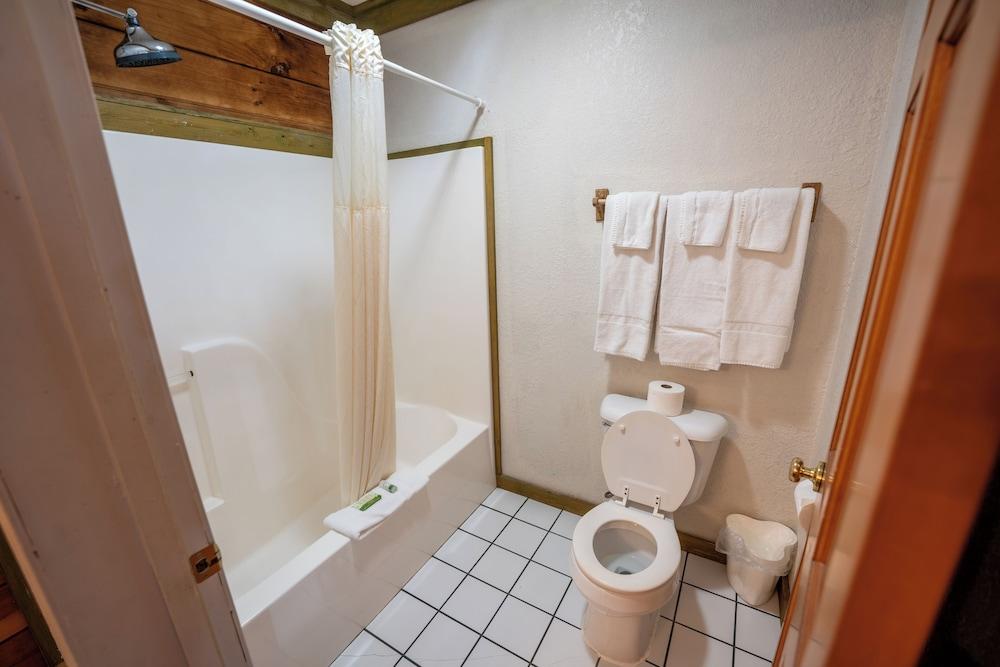 Fishtale Lodge photo 36