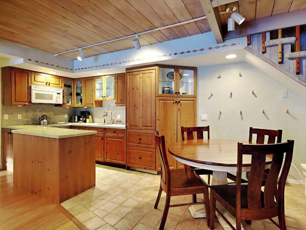 The Timberline Condominiums photo 46